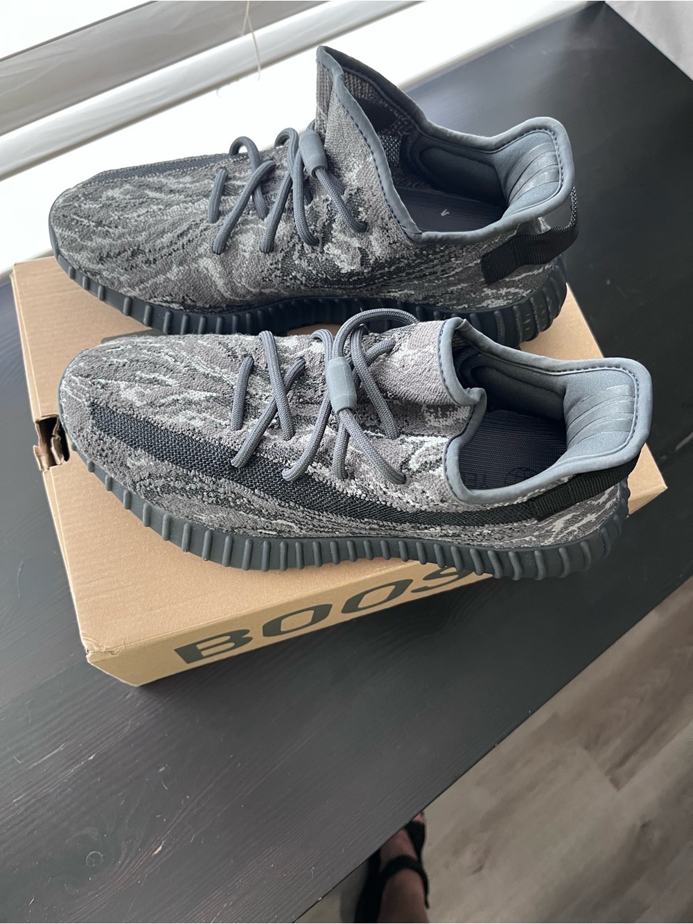 Authentic Yeezys Boost 350 V2 adidas